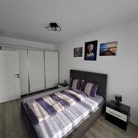 Silvia Resident Apartment Oradea Exterior photo
